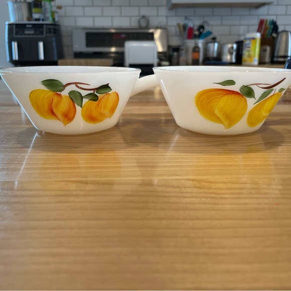 Two vintage fire king bowls with peach design. 8 ounce bowls with handles - Picture 2 of 8